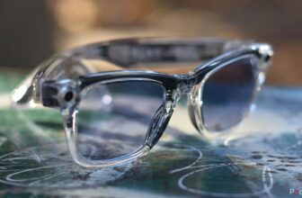 Apple eyes the longer term with sensible glasses, however twentieth anniversary iPhones may shock consumers