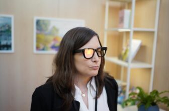 Light-weight however with a restricted area of view