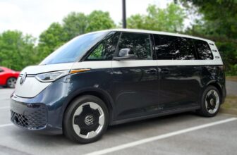 A head-turning EV microbus with unlucky flaws