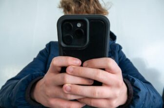 Apple’s iOS 26 requires youngsters to get parental permission to textual content new numbers