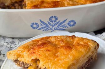 Not possible Chili Pie (Straightforward Bisquick Recipe from the Nineteen Seventies)