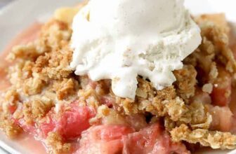 Rhubarb Crisp